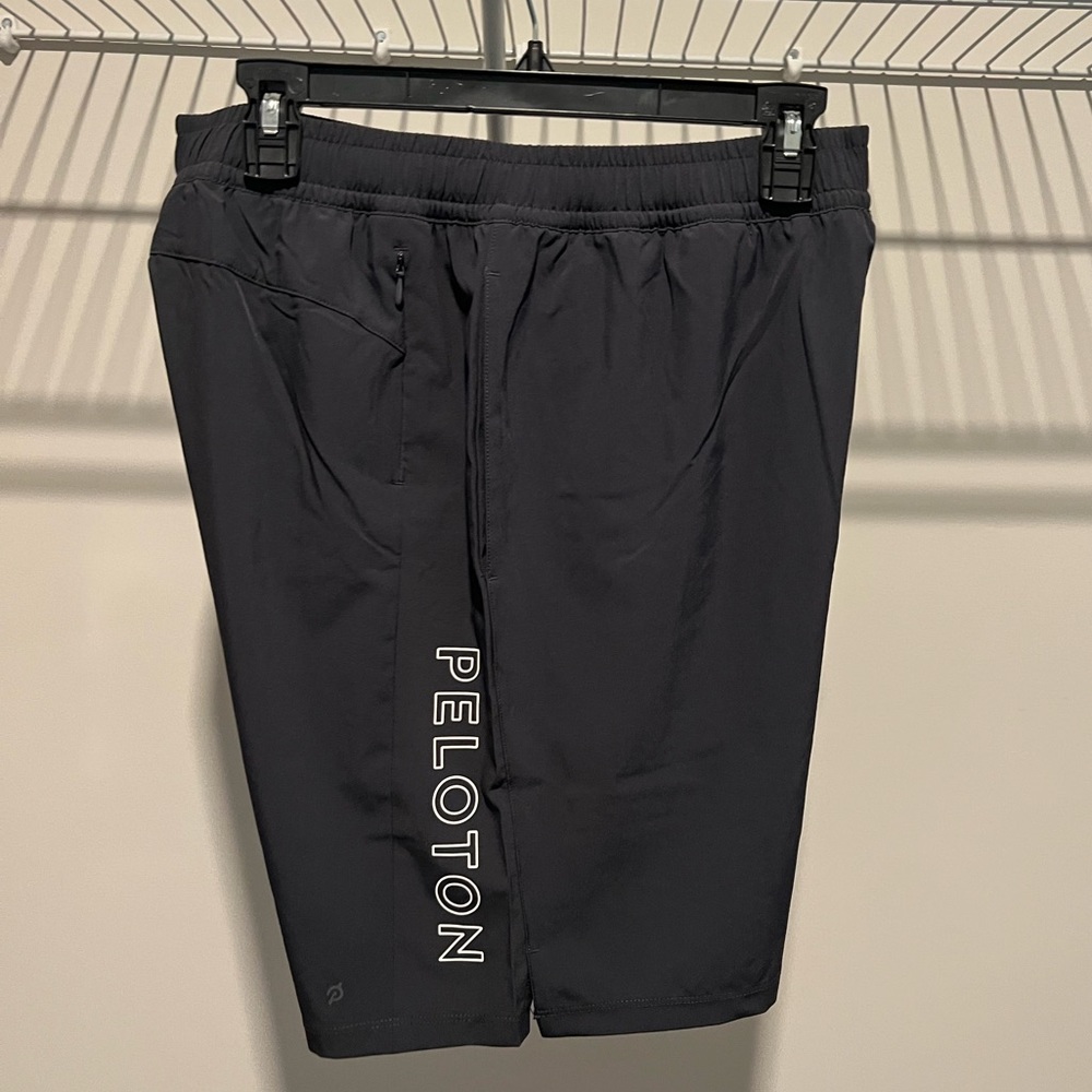 Peloton *NWT* Output 9” Inseam Workout Shorts - Dark Blue - L